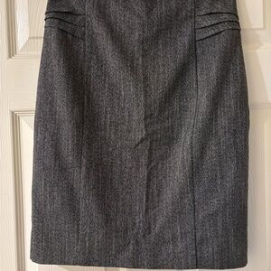 Express Gray Ruched Pencil Skirt Knee-Length Size 4